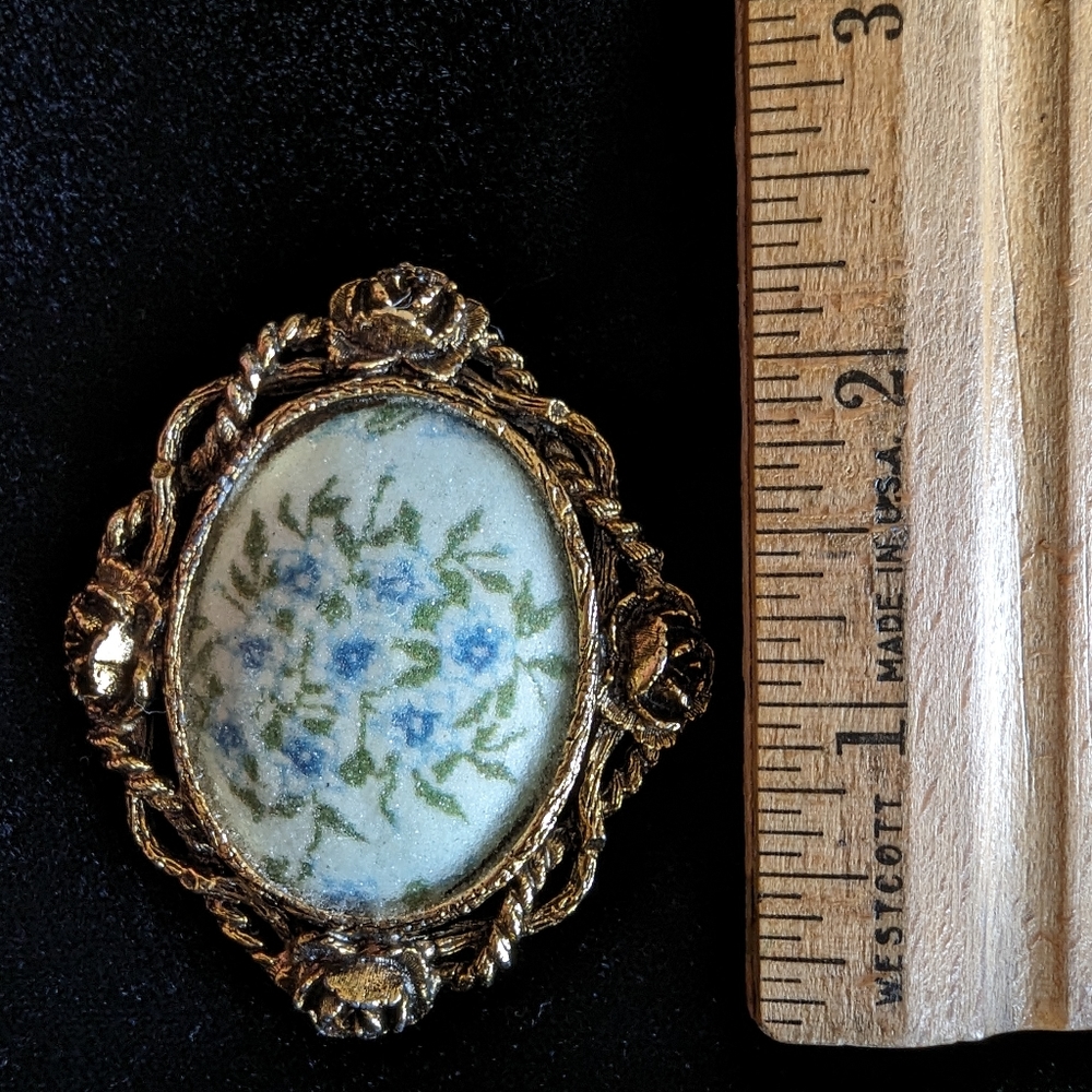 Oval Vintage Sugared Brooch/Pendant with Gold Tone and Green/Blue Floral Pattern - Picture 5 of 6